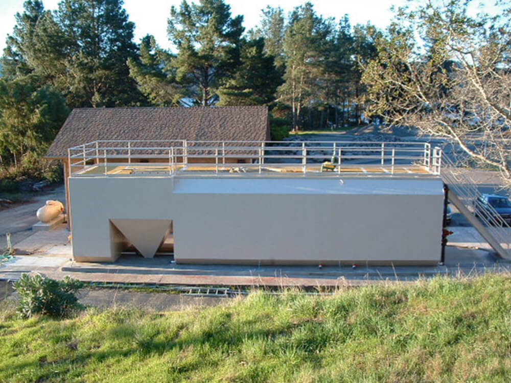 Rechthoekige bovengrondse pakketinstallatie